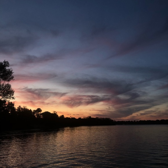 Meet your Posher, Julia - Picture 2 of 2